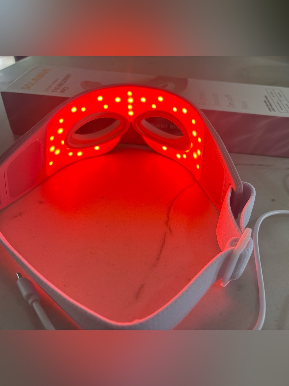 Solawave Eye Recovery Pro Mask - Picture 4 of 4